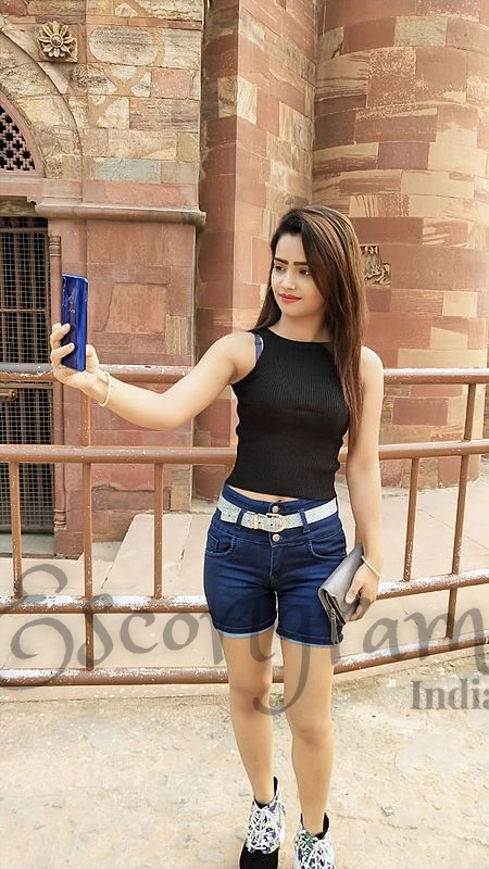 Call Girl CHANDIGARH - Ananya Khanna