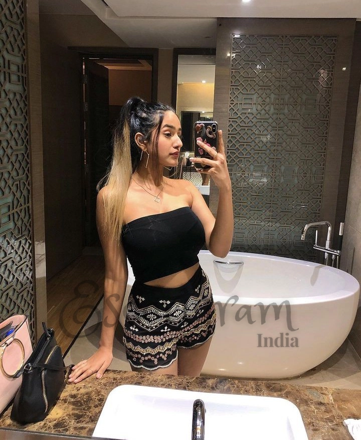 Call Girl chandigarh - Ashnoor Bhatia