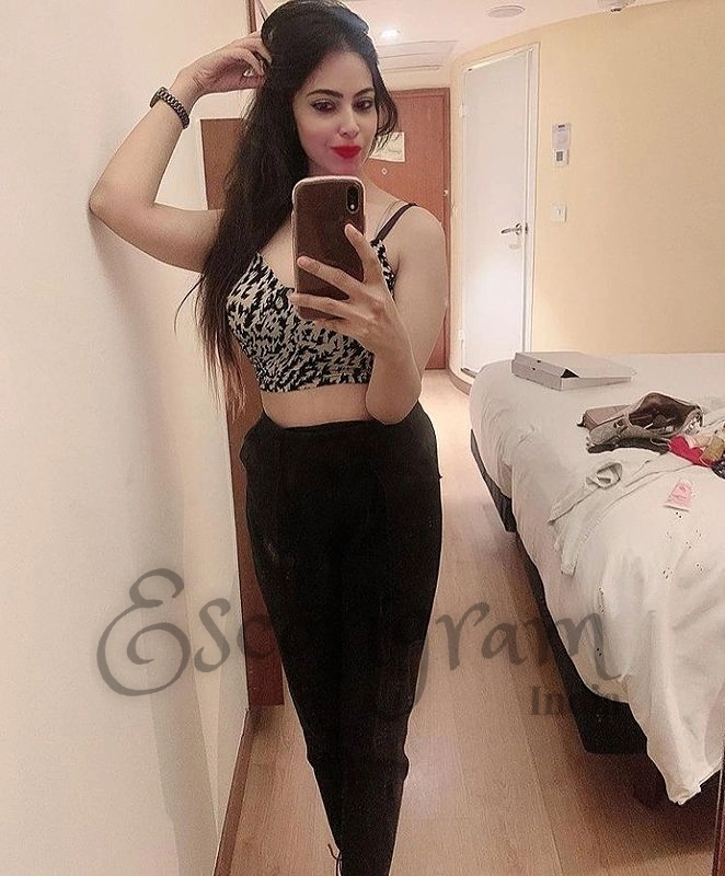 Call Girl CHANDIGARH - Meenu Wadalia