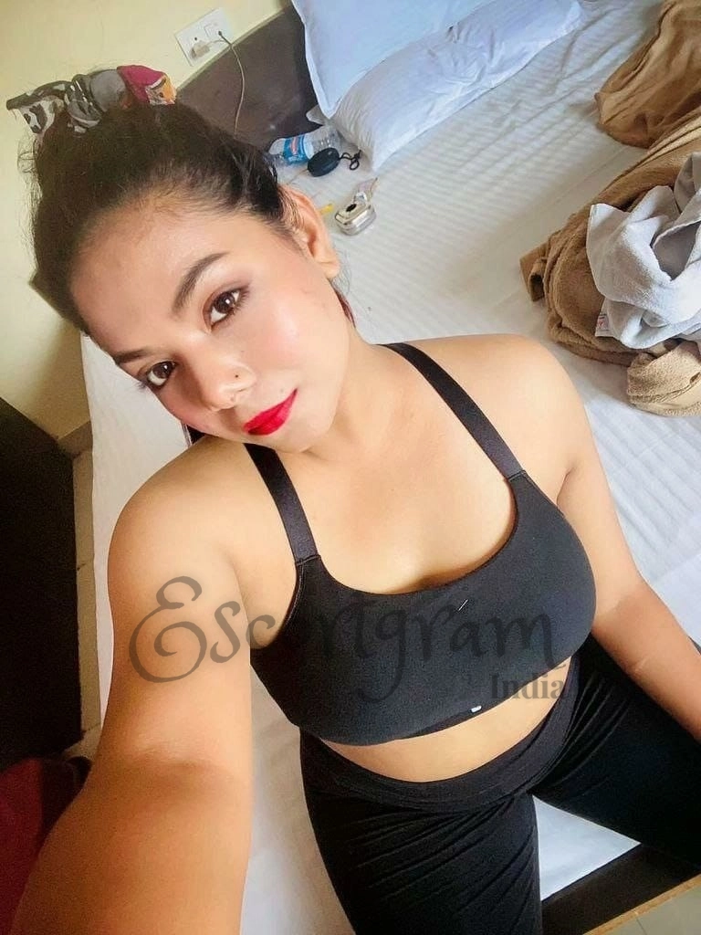 Call Girl CHANDIGARH - Priyanka Singh